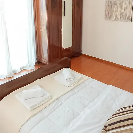 Villa Yucca - Garden Haven Retreat