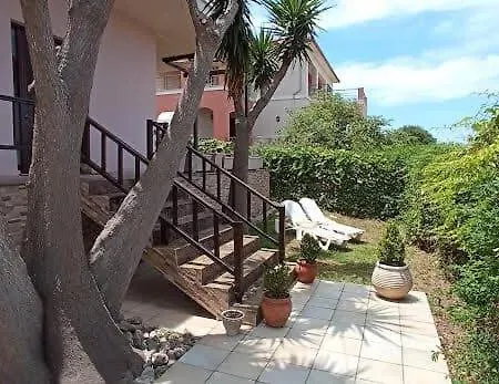 Yucca - Garden Haven Retreat Villa